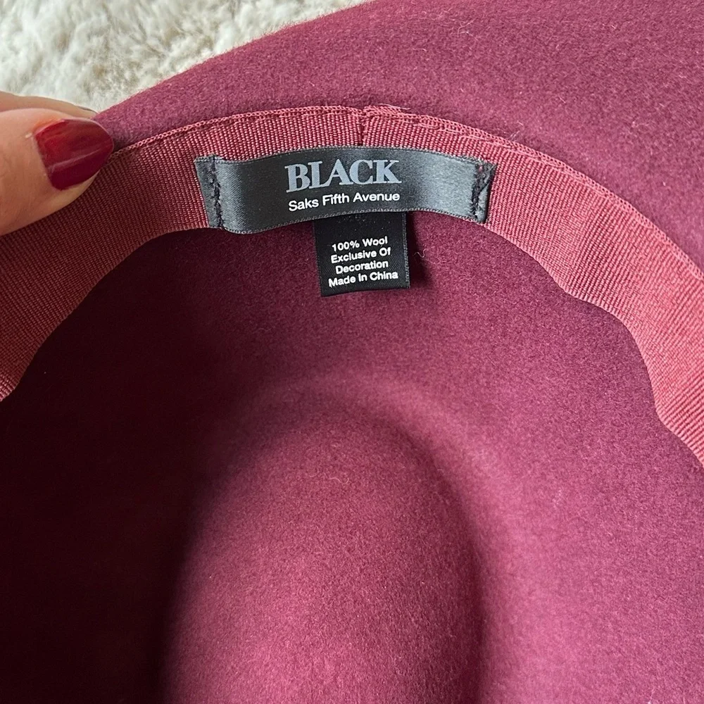 Black Saks Fifth Avenue 90s Wool Fedora Felt Hat‎ Burgundy Feathers One Size